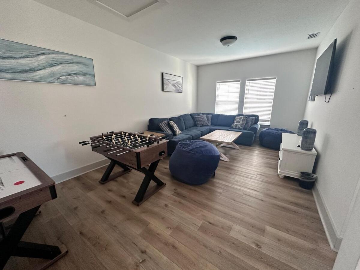 Heated And Cooled Pool That Sleeps 14 Near Beach!! *