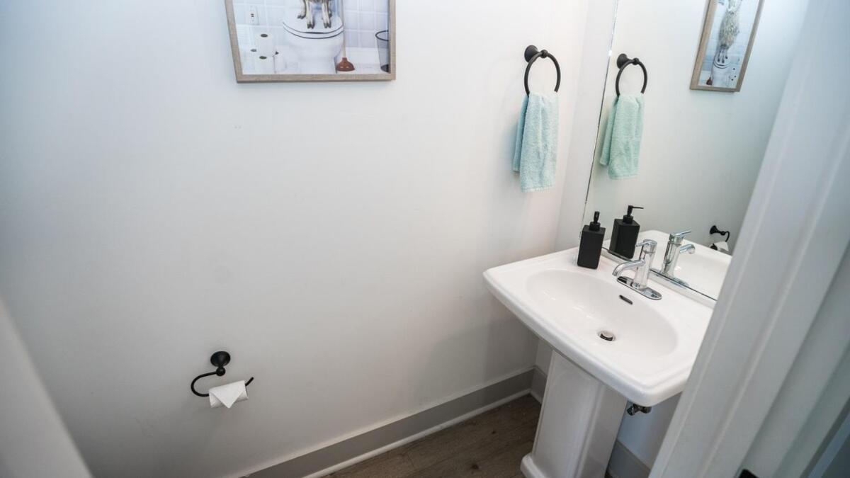 Heated And Cooled Pool That Sleeps 14 Near Beach!!