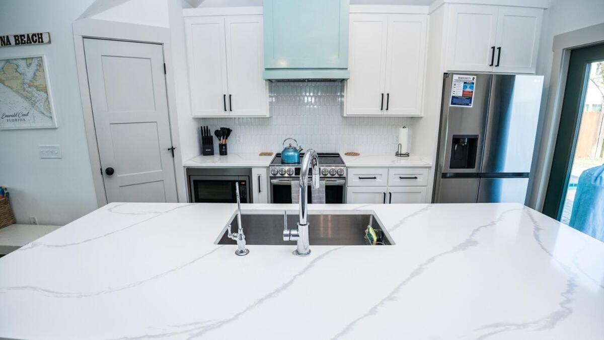 Heated And Cooled Pool That Sleeps 14 Near Beach!! Panama City Beach