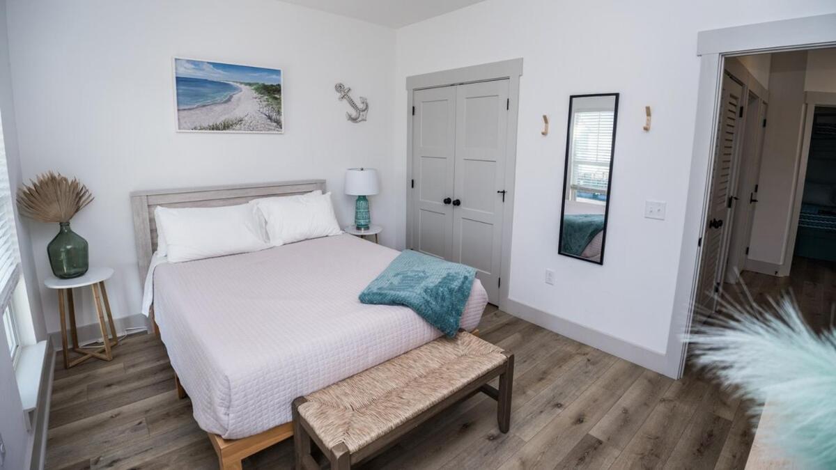 Holiday home Heated And Cooled Pool That Sleeps 14 Near Beach!! *