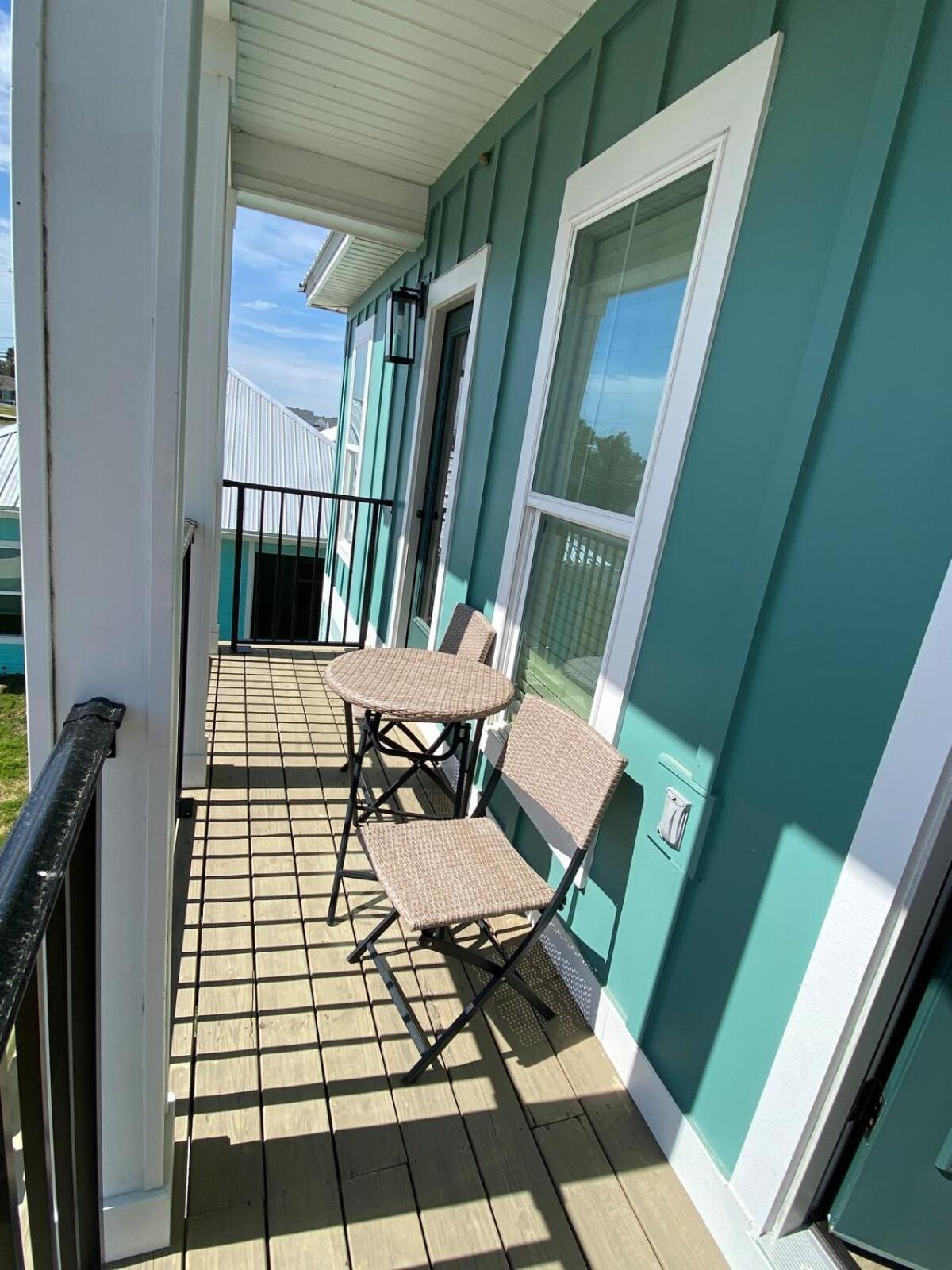 Heated And Cooled Pool That Sleeps 14 Near Beach!!