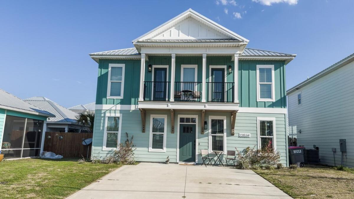 Holiday home Heated And Cooled Pool That Sleeps 14 Near Beach!! *