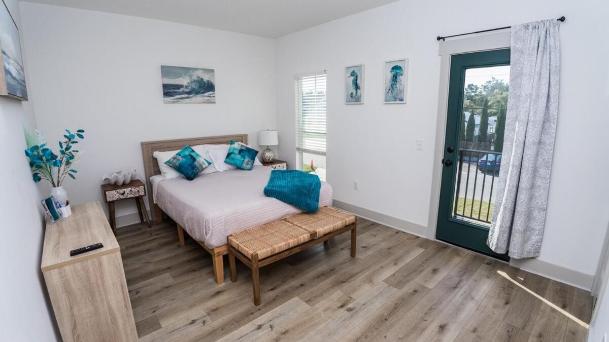 Heated And Cooled Pool That Sleeps 14 Near Beach!! *