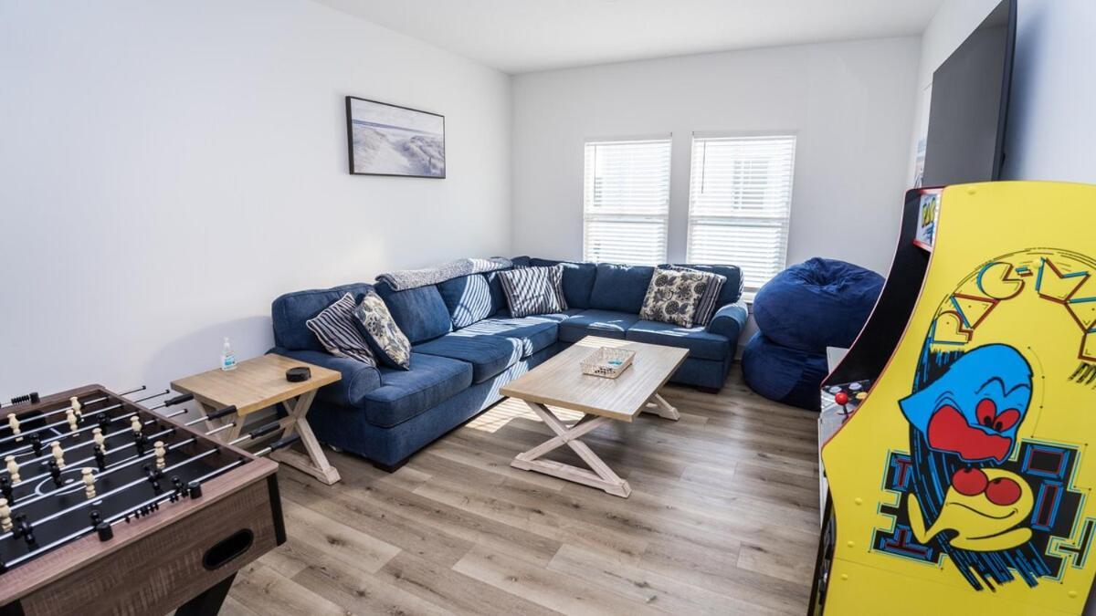 Heated And Cooled Pool That Sleeps 14 Near Beach!! *