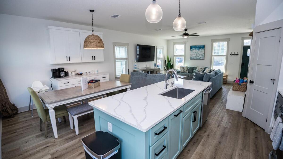 Heated And Cooled Pool That Sleeps 14 Near Beach!! Holiday home Panama City Beach