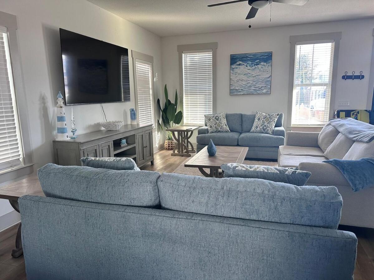 Heated And Cooled Pool That Sleeps 14 Near Beach!! Holiday home Panama City Beach